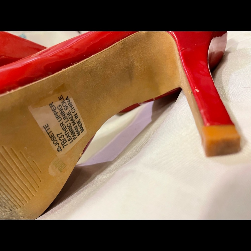 Jessica Simpson Heels - Picture 2 of 4